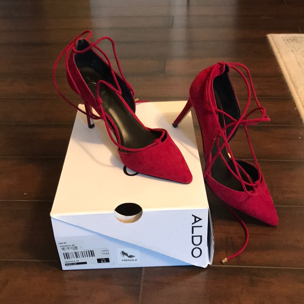 Aldo raspberry lace up pumps